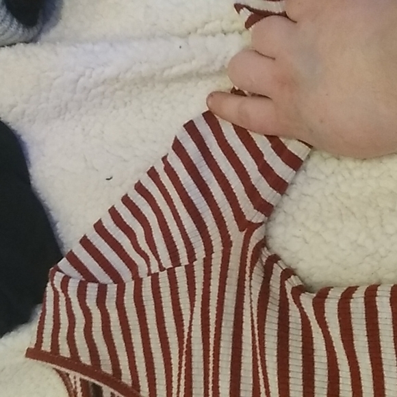 Top - Picture 2 of 4